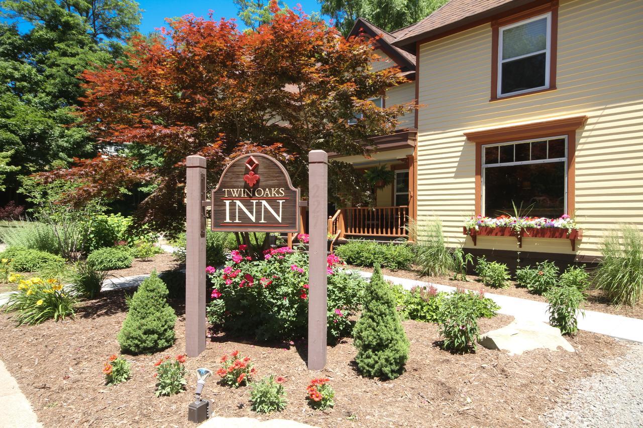 Twin Oaks Inn Saugatuck Buitenkant foto