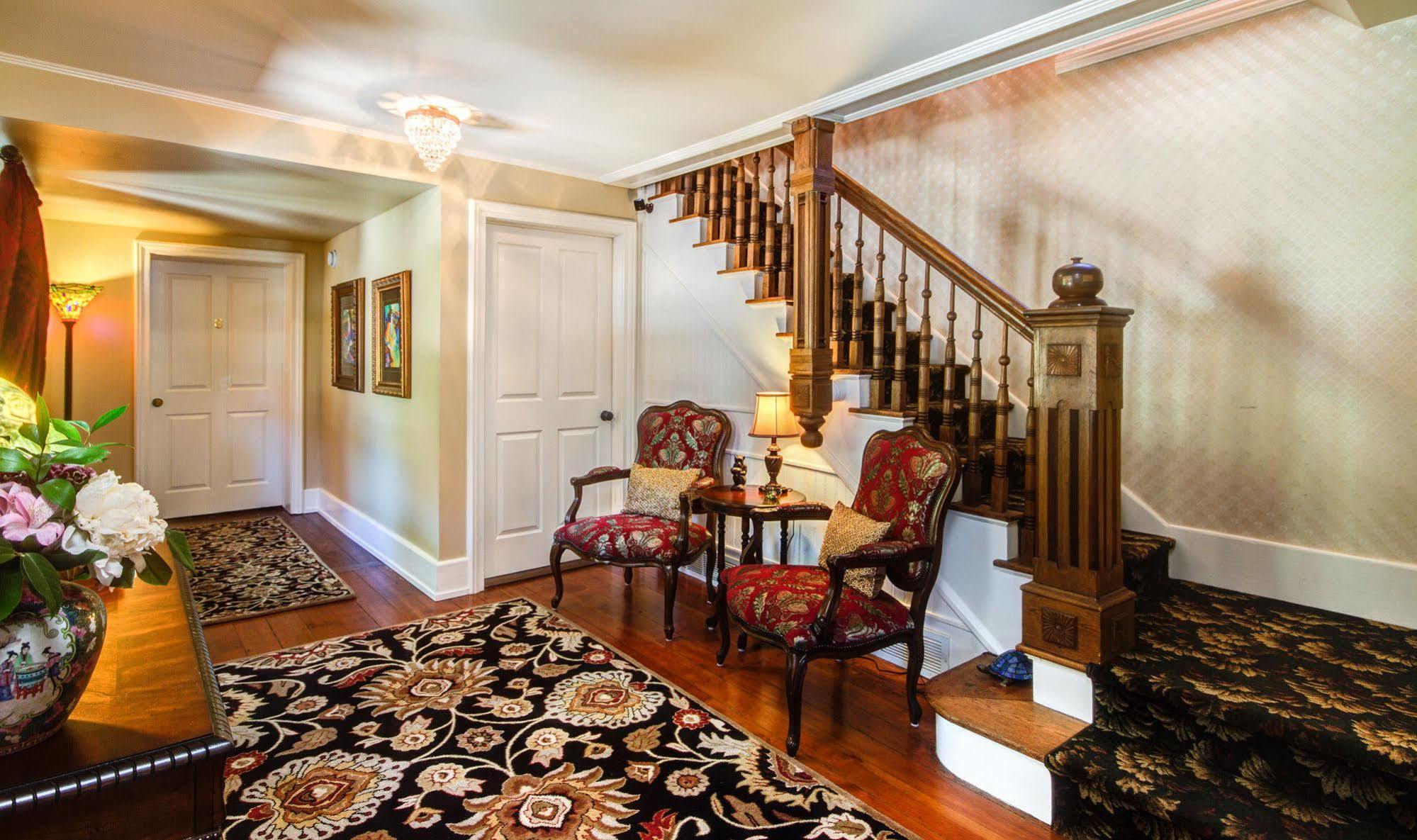 Twin Oaks Inn Saugatuck Buitenkant foto