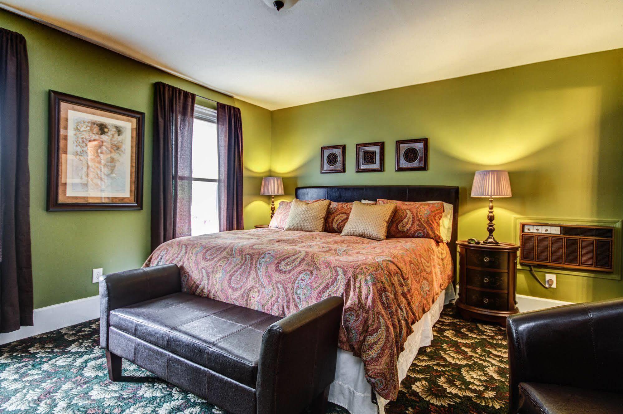 Twin Oaks Inn Saugatuck Buitenkant foto