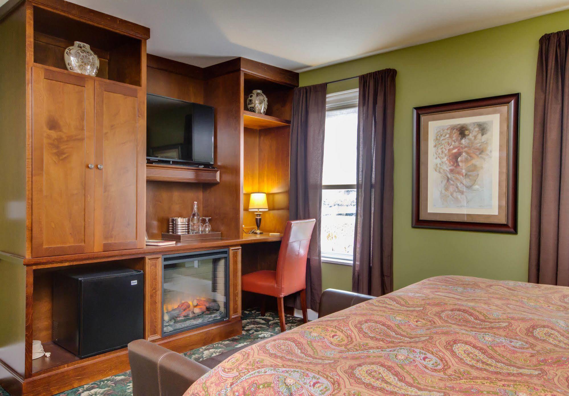Twin Oaks Inn Saugatuck Buitenkant foto