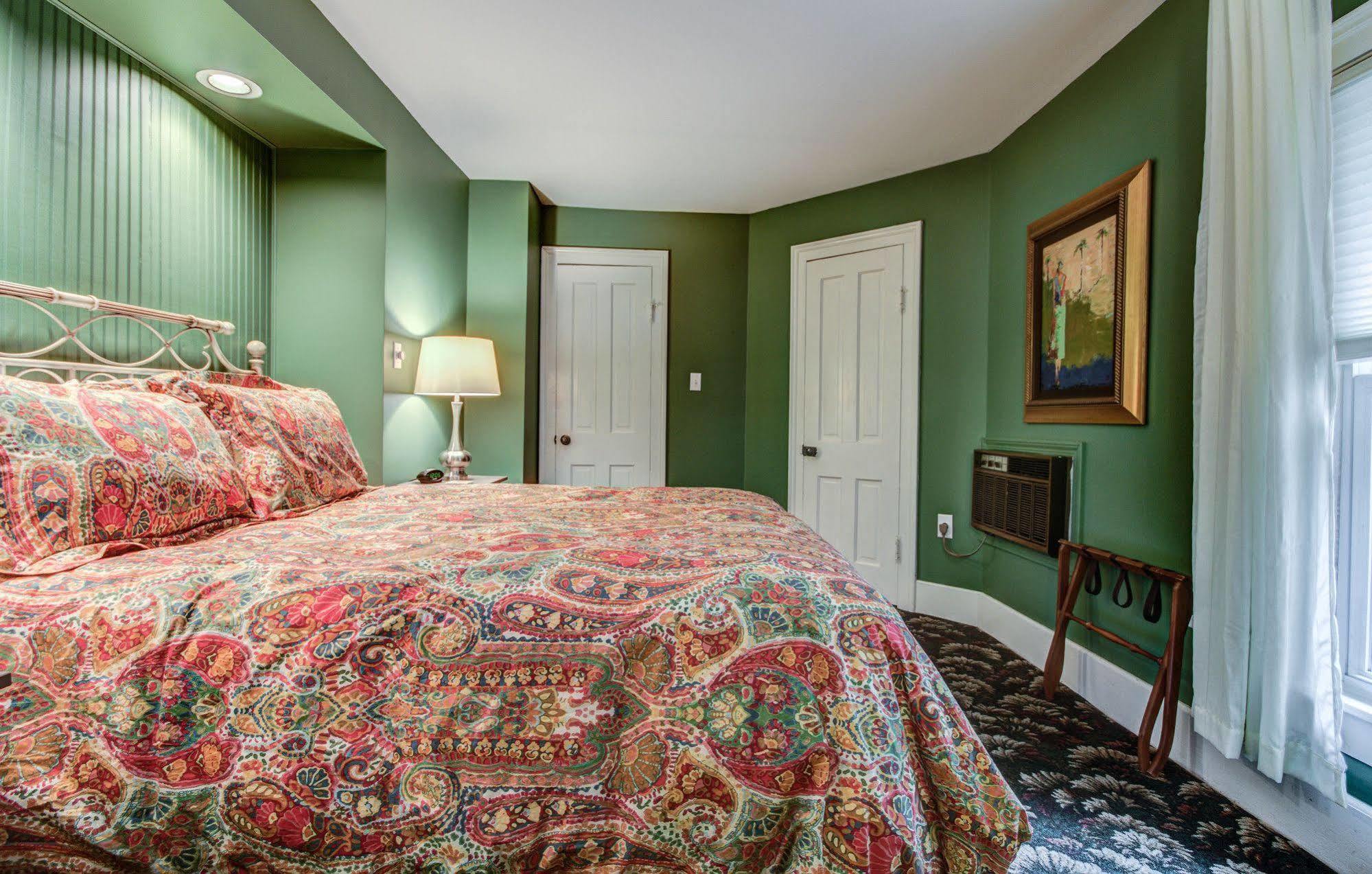 Twin Oaks Inn Saugatuck Buitenkant foto